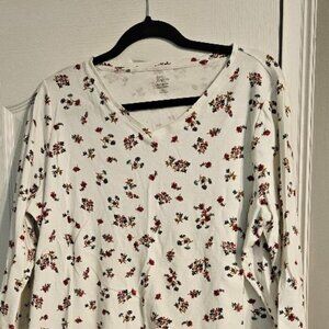 White 2X Top with Red Flowers